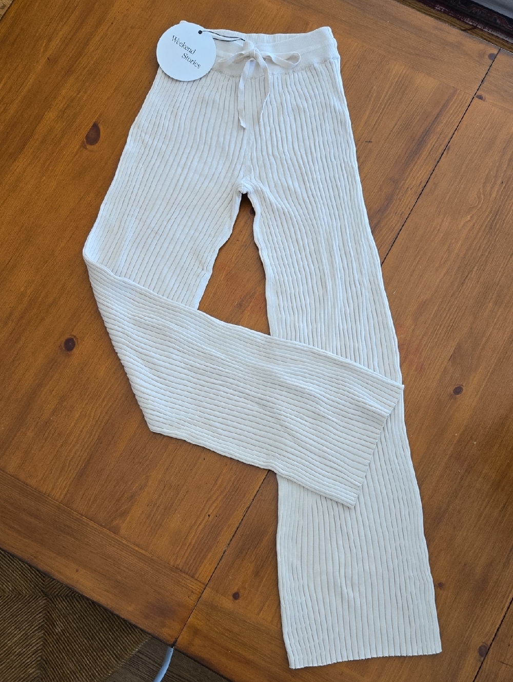 Weekend Stories Off-White Ribbed Knit Lounge Pants